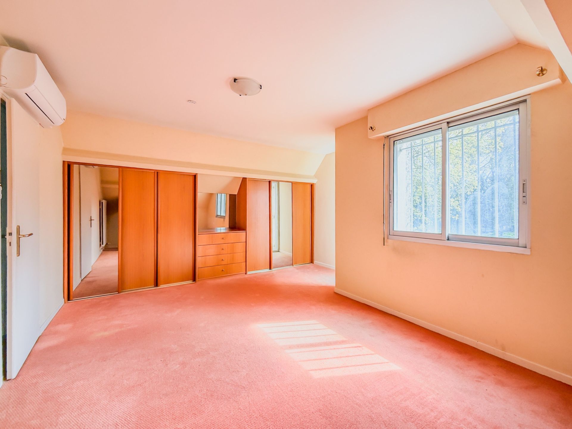 luxury house 10 Rooms for sale on VOUGEOT (21640)