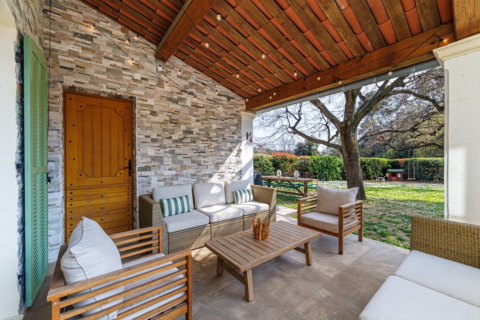 luxury villa 7 Rooms for sale on NICE (06000)