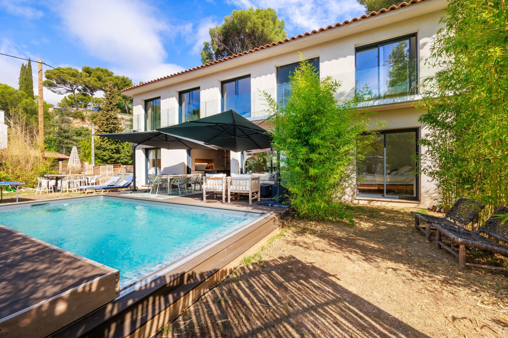 luxury house 7 Rooms for sale on CASSIS (13260)