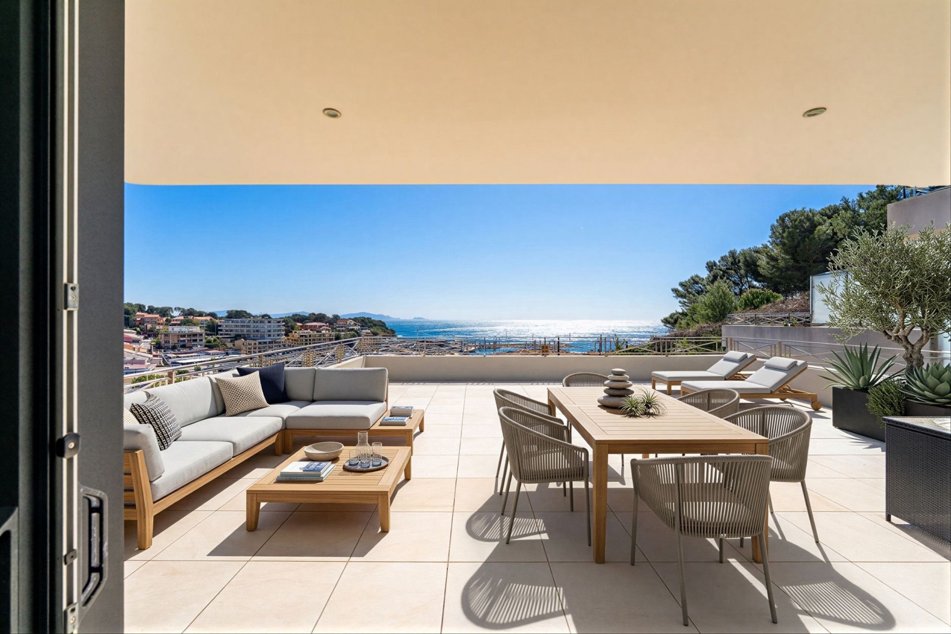 luxury apartment 4 Rooms for sale on CARRY LE ROUET (13620)