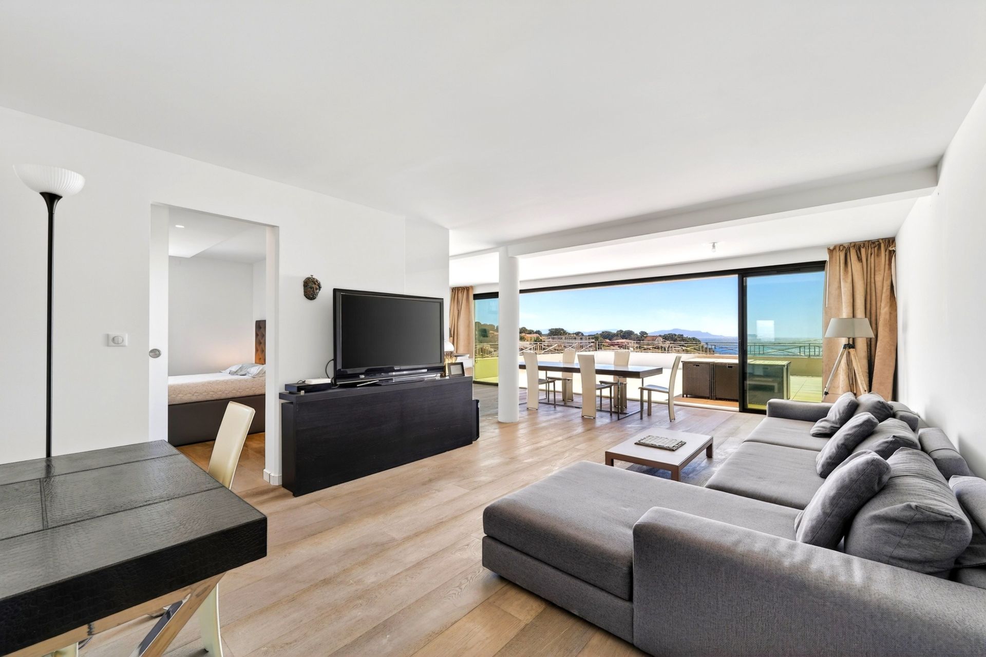 luxury apartment 4 Rooms for sale on CARRY LE ROUET (13620)