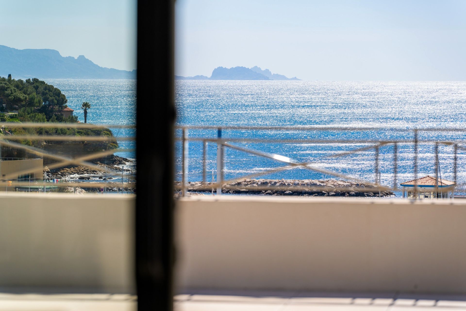 luxury apartment 4 Rooms for sale on CARRY LE ROUET (13620)