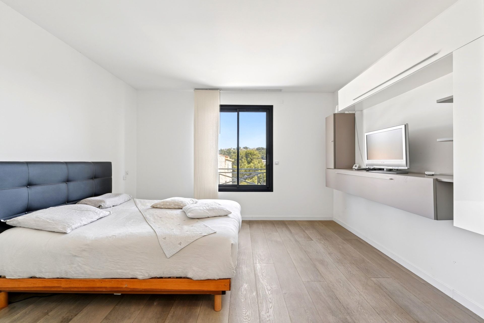 luxury apartment 4 Rooms for sale on CARRY LE ROUET (13620)