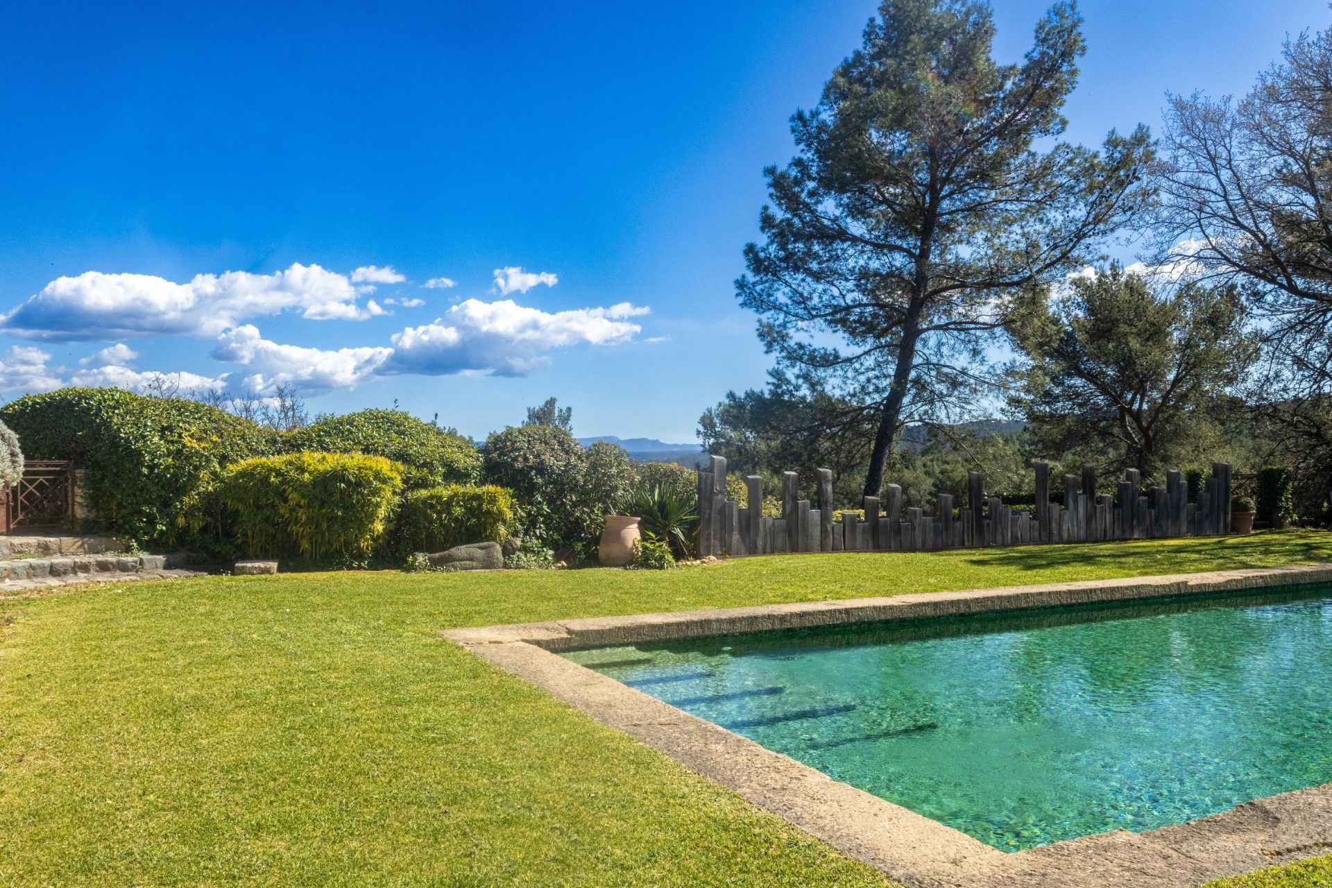 luxury house 10 Rooms for sale on AIX EN PROVENCE (13100)