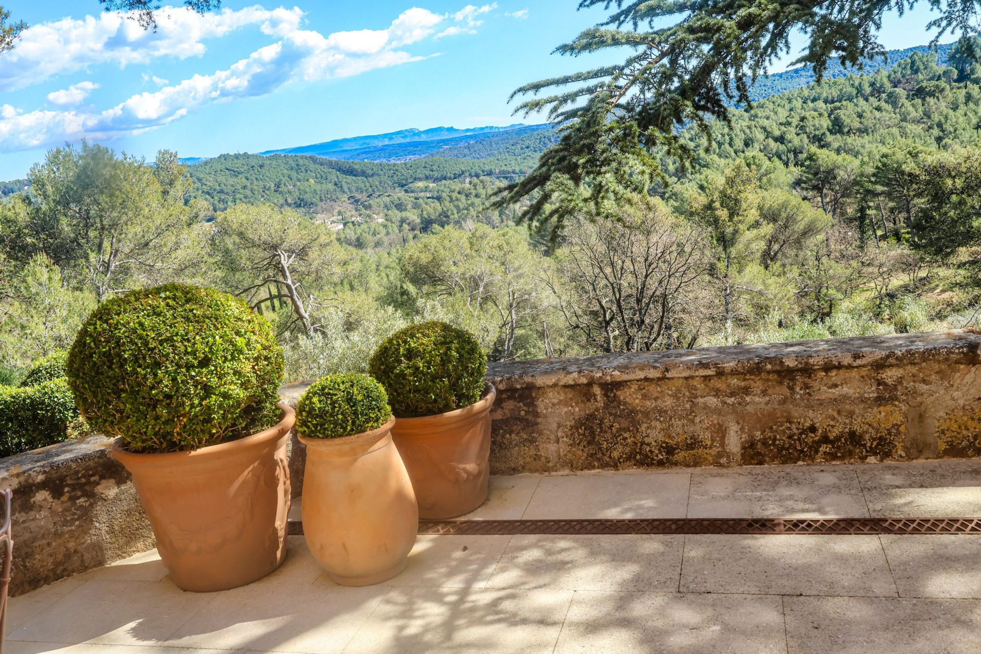 luxury house 10 Rooms for sale on AIX EN PROVENCE (13100)