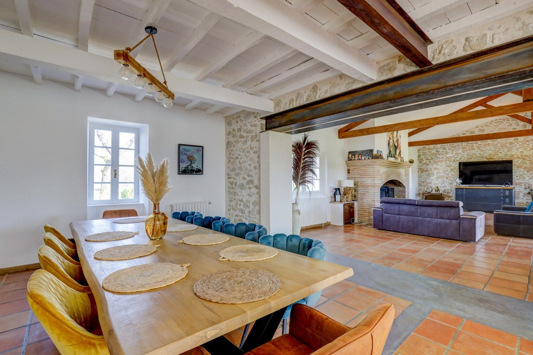 luxury house 6 Rooms for sale on LAVAUR (81500)