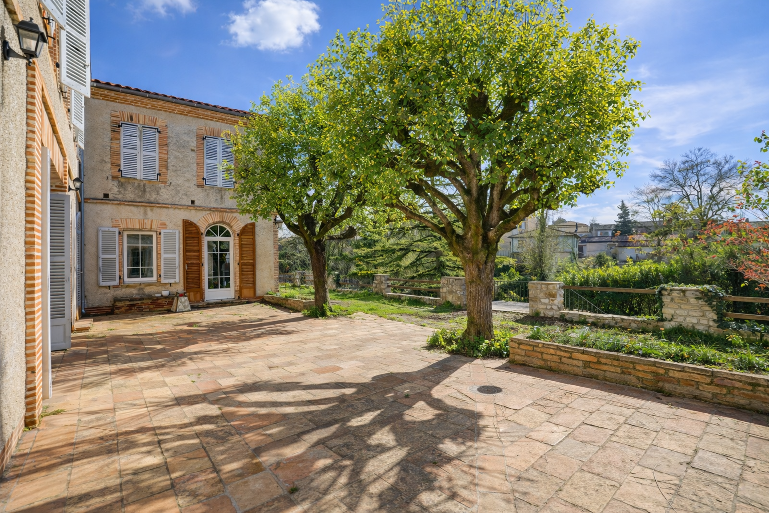 maison de luxe 20 Pièces en vente sur GAILLAC (81600)