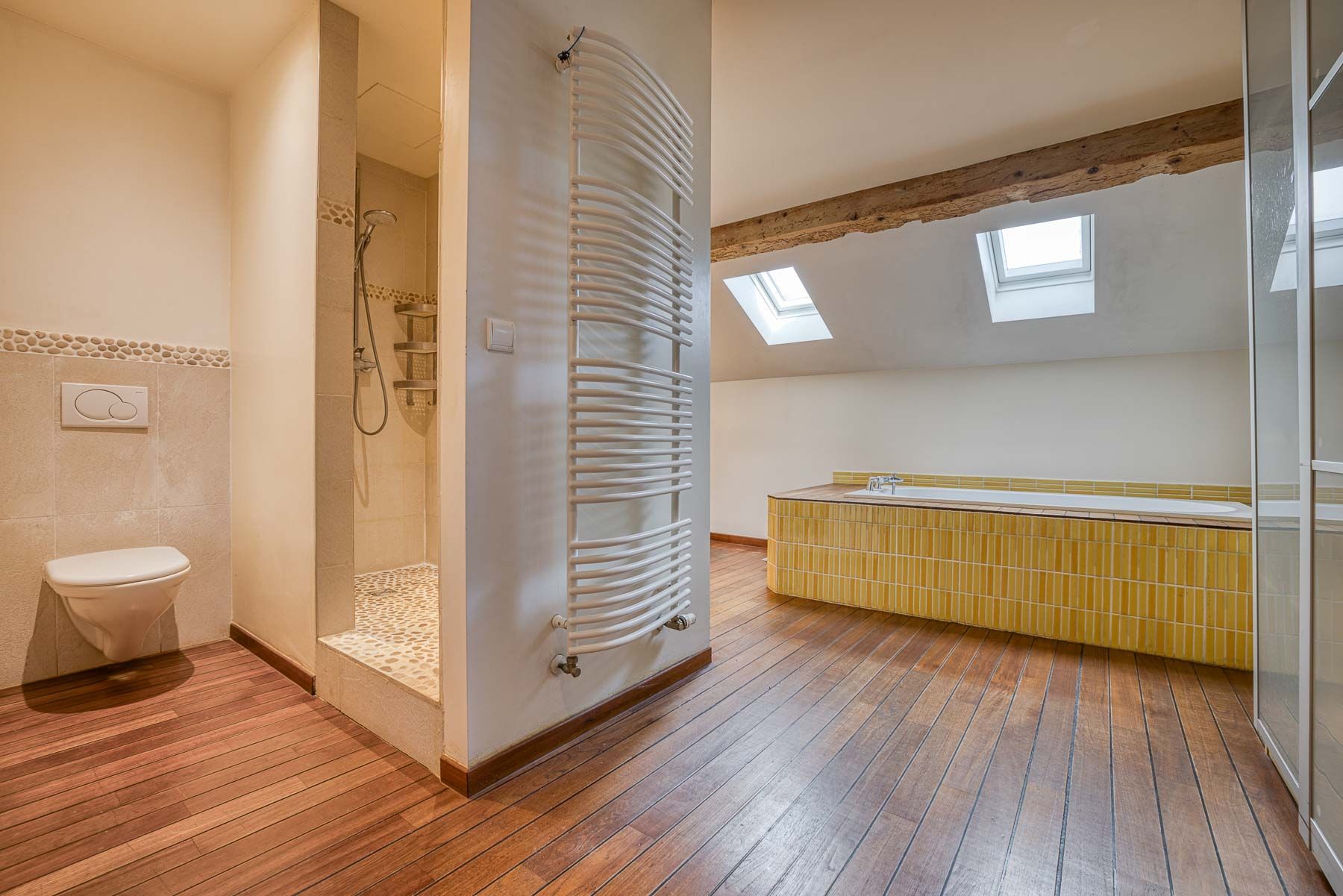 maison de luxe 8 Pièces en vente sur DIVONNE LES BAINS (01220)