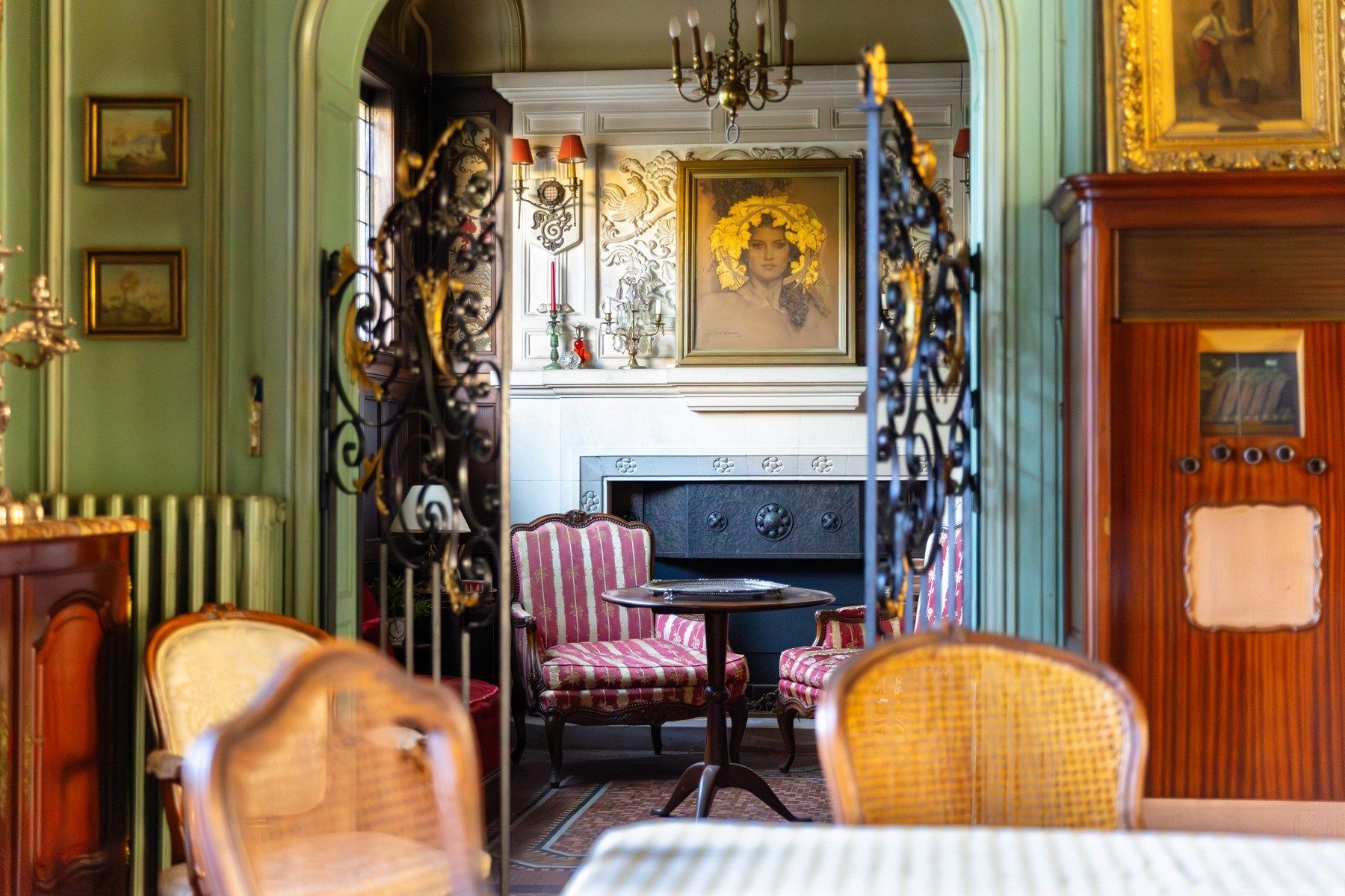 luxury house 12 Rooms for sale on BORDEAUX (33000)