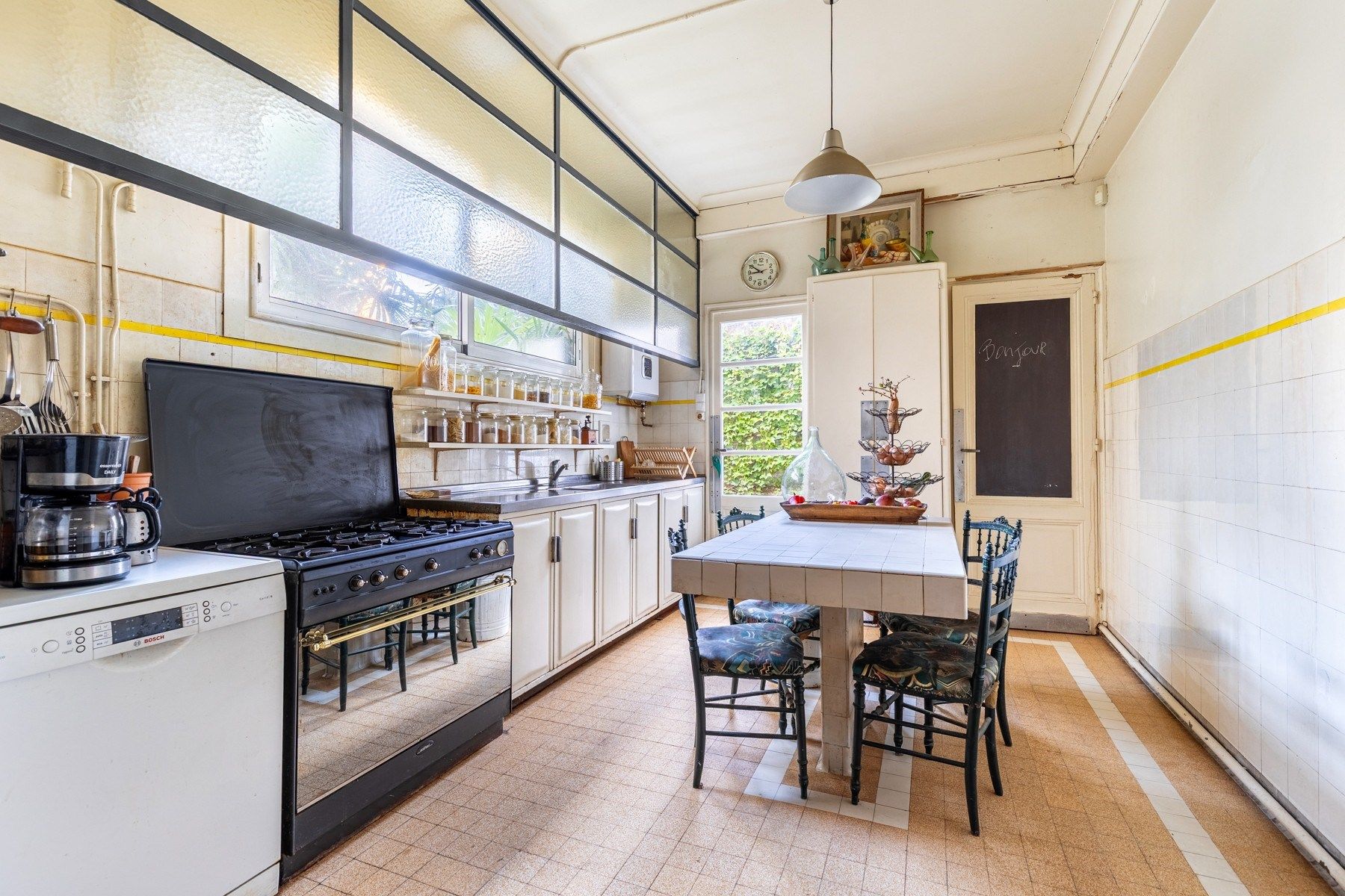 luxury house 12 Rooms for sale on BORDEAUX (33000)