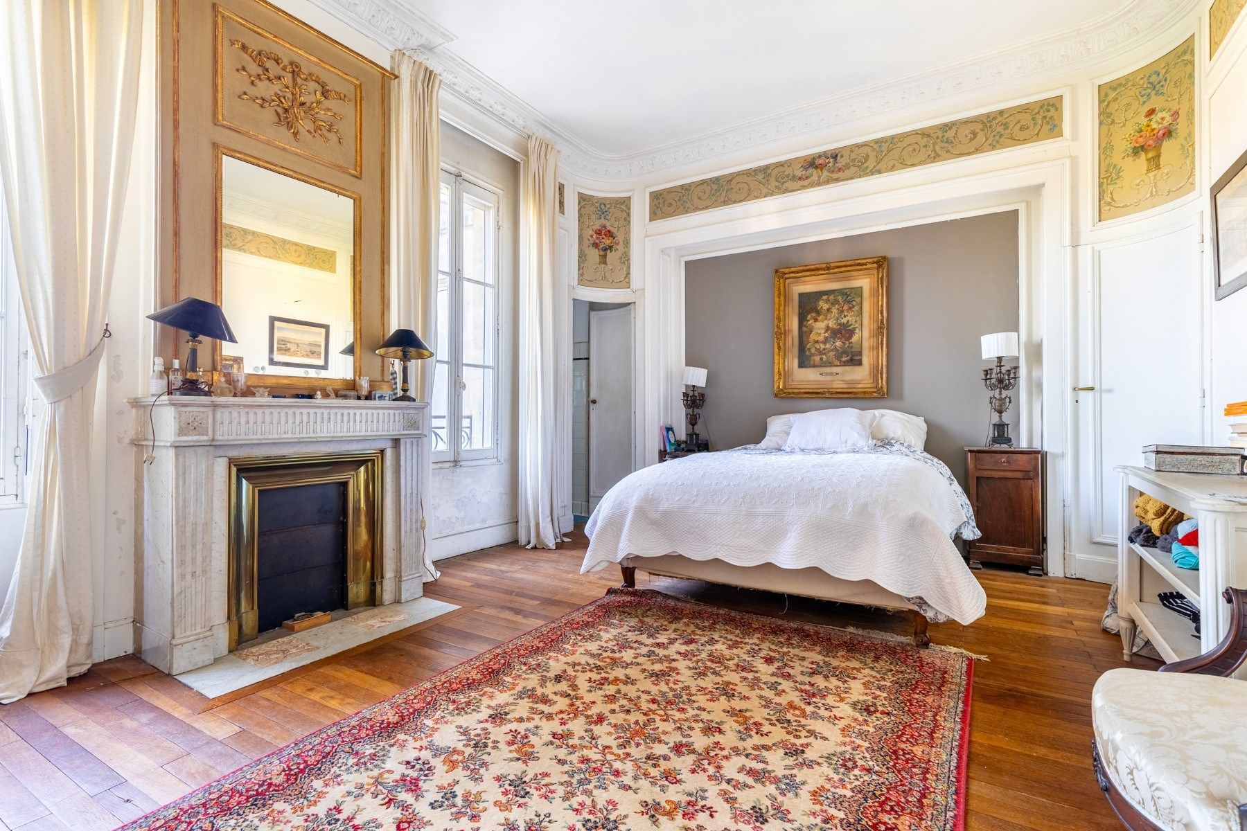 luxury house 12 Rooms for sale on BORDEAUX (33000)