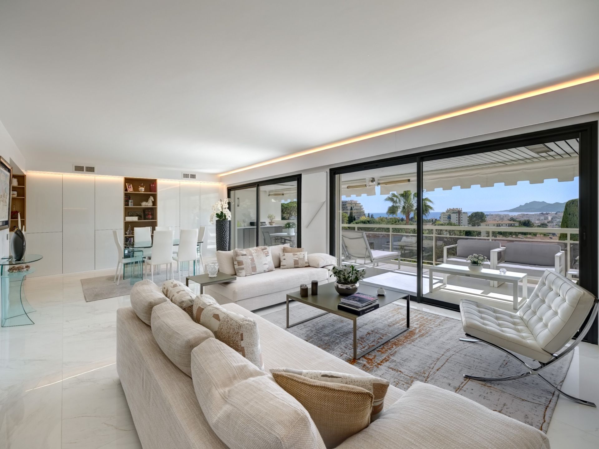 luxury apartment 3 Rooms for sale on LE CANNET (06110)