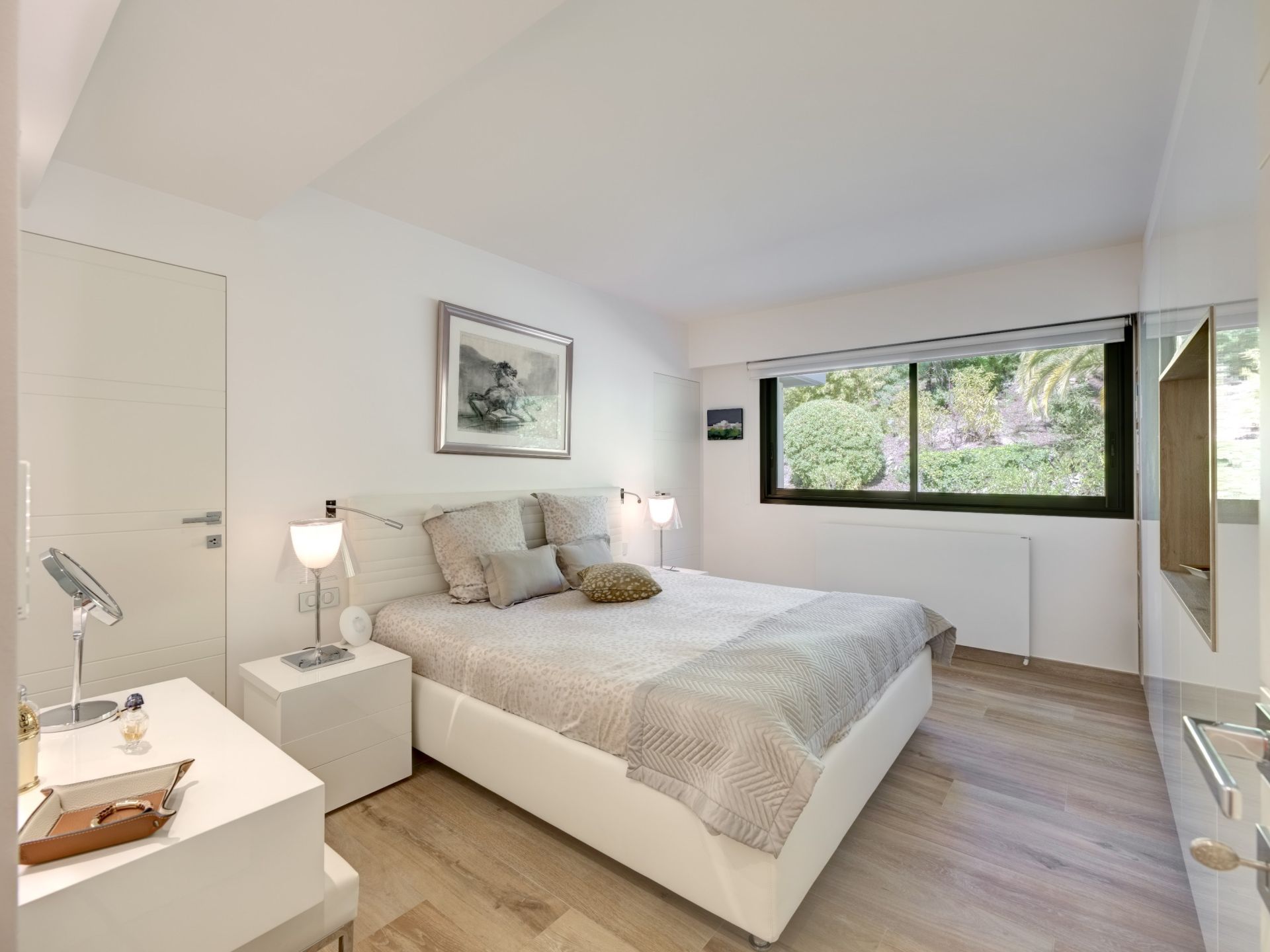 luxury apartment 3 Rooms for sale on LE CANNET (06110)