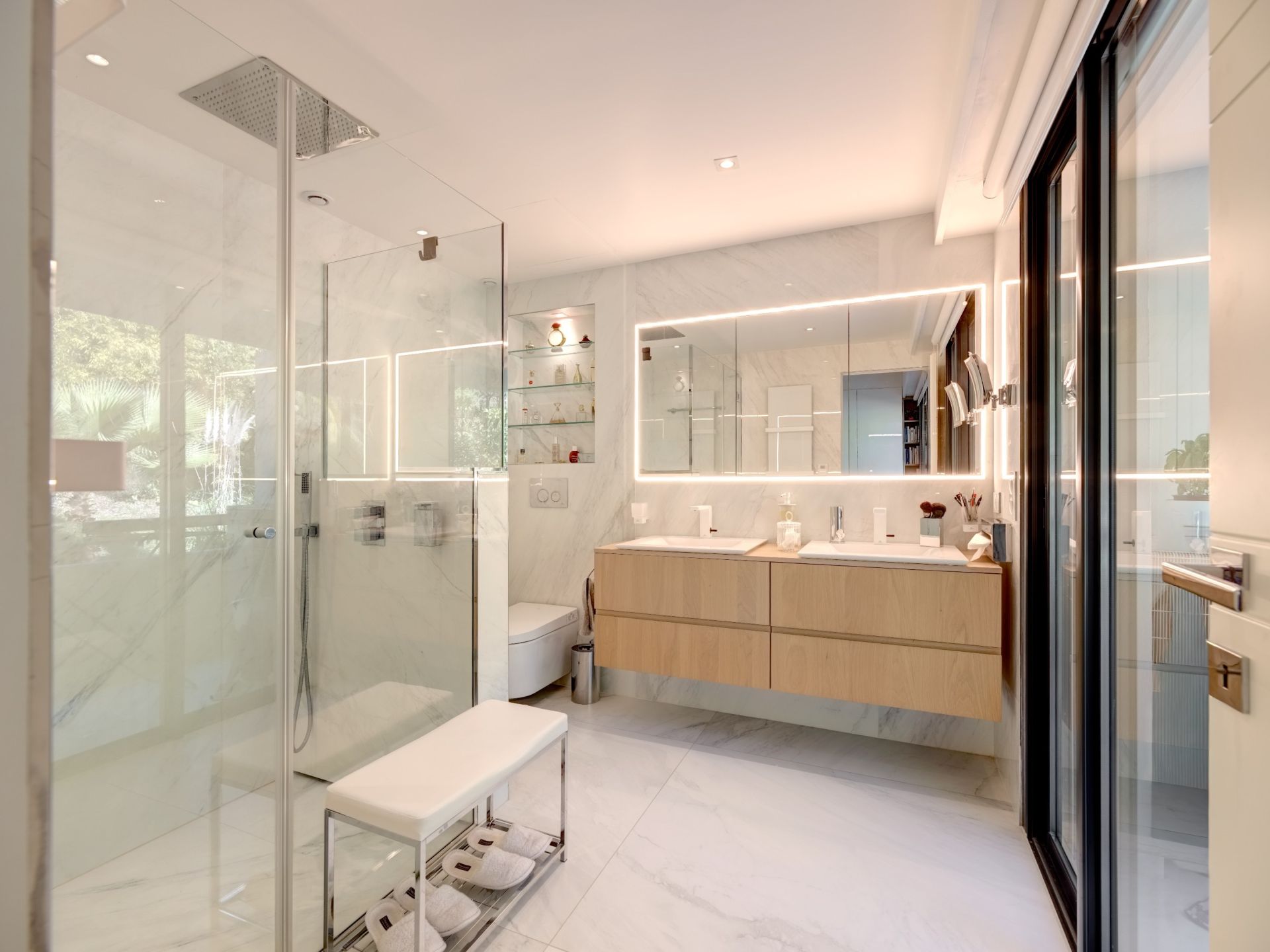 luxury apartment 3 Rooms for sale on LE CANNET (06110)