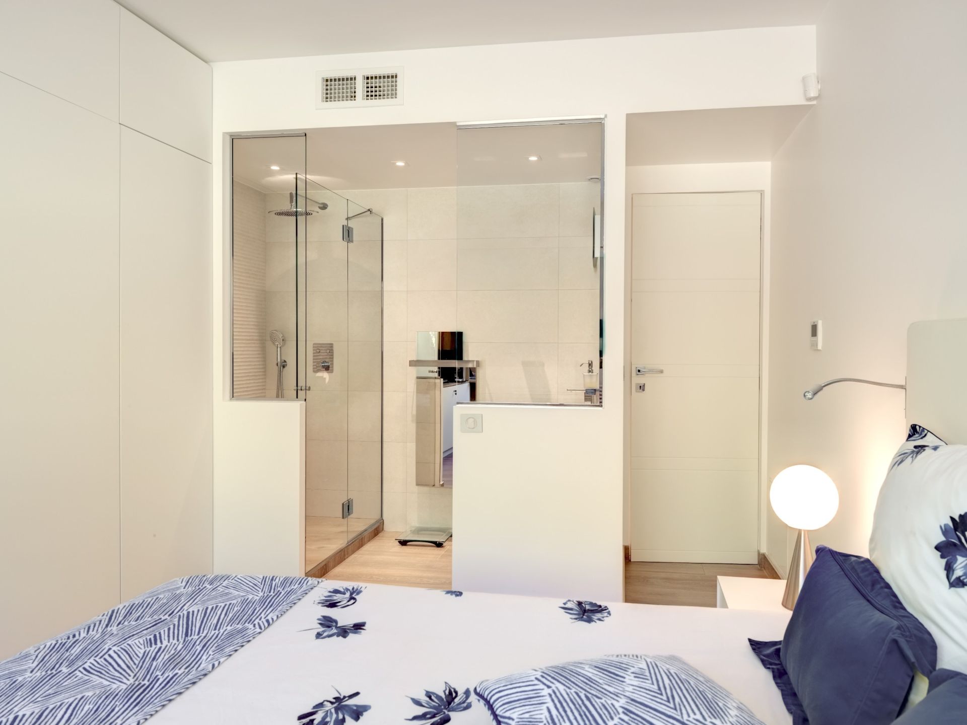 luxury apartment 3 Rooms for sale on LE CANNET (06110)