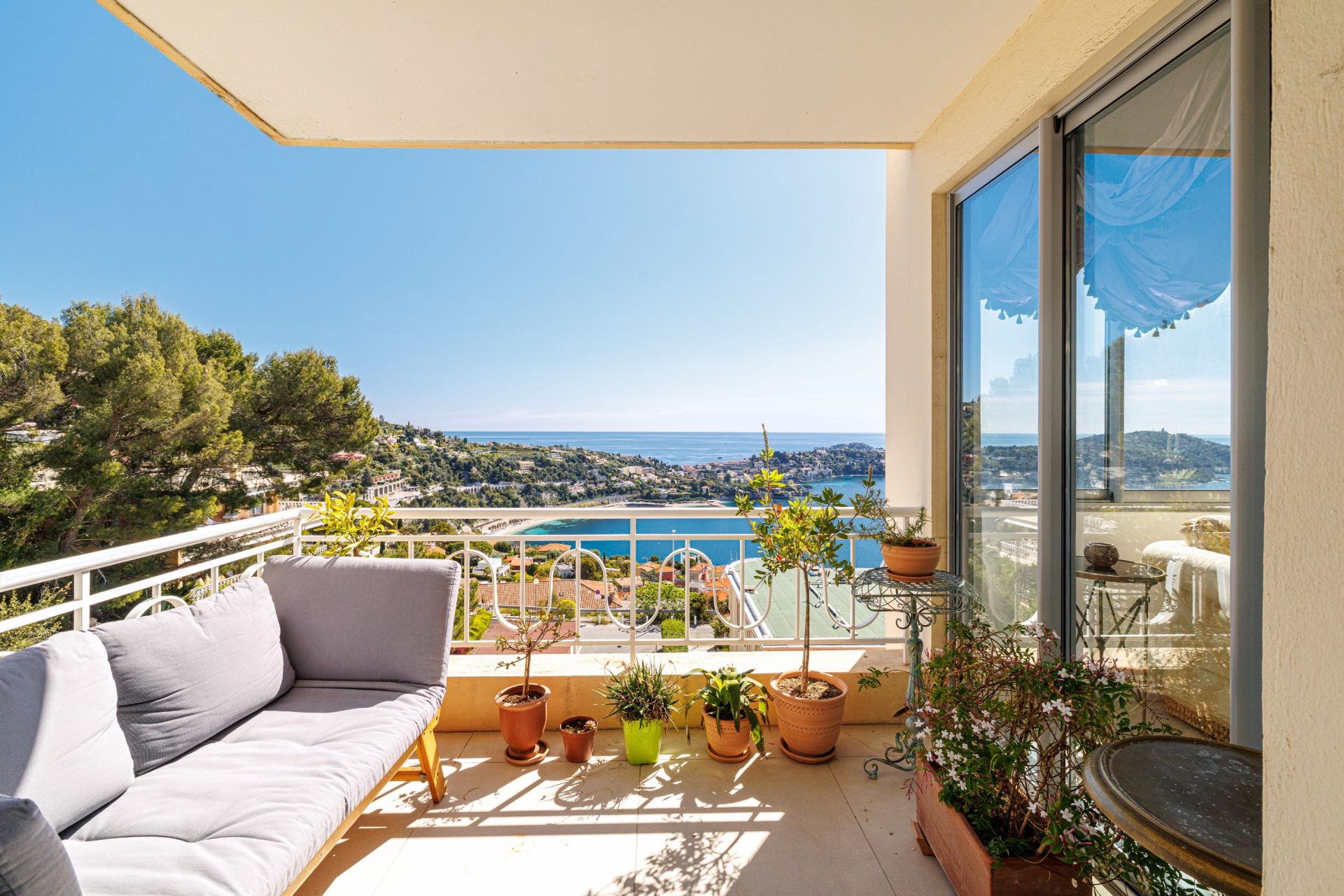 luxury apartment 2 Rooms for sale on VILLEFRANCHE SUR MER (06230)