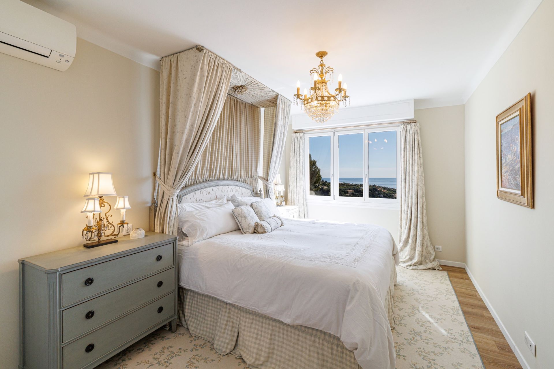 luxury apartment 2 Rooms for sale on VILLEFRANCHE SUR MER (06230)