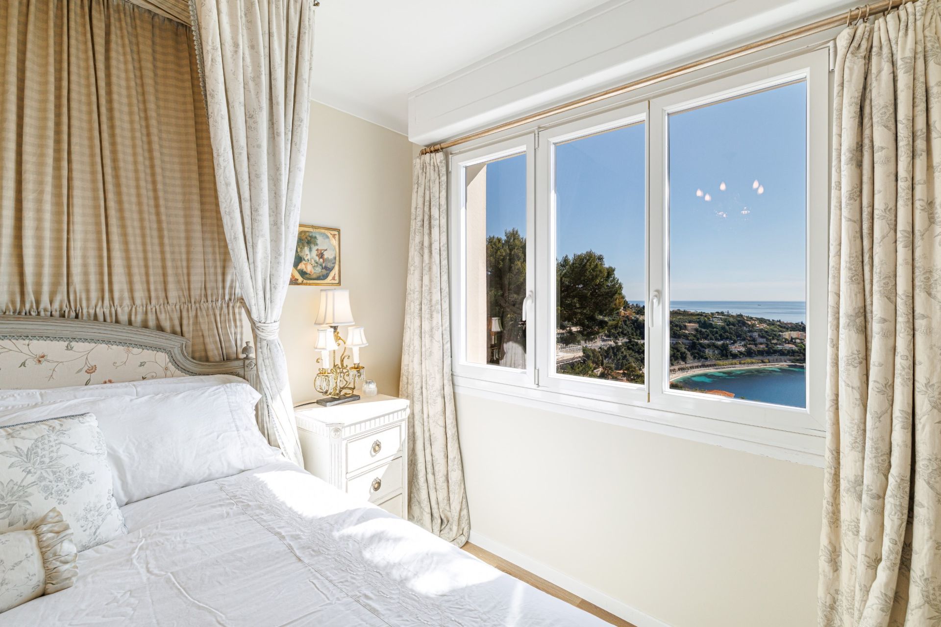 luxury apartment 2 Rooms for sale on VILLEFRANCHE SUR MER (06230)