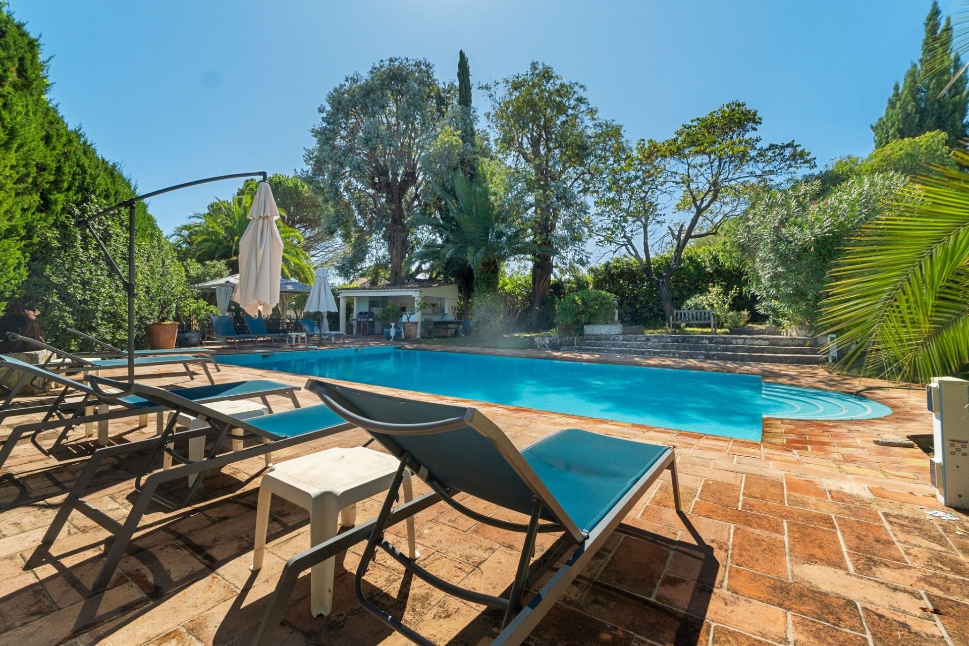 mansion 12 Rooms for sale on MANDELIEU LA NAPOULE (06210)