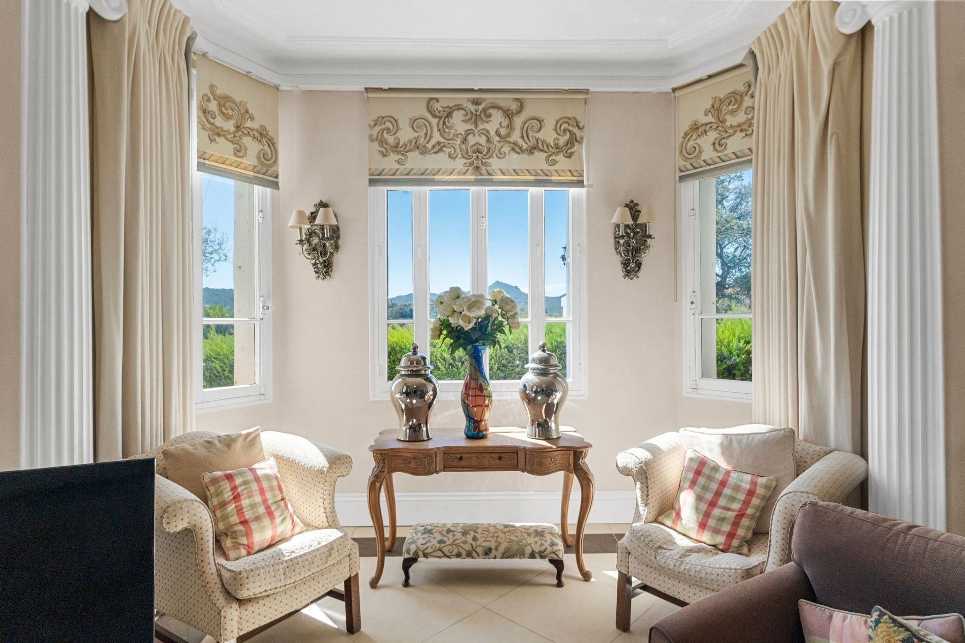 mansion 9 Rooms for sale on MANDELIEU LA NAPOULE (06210)