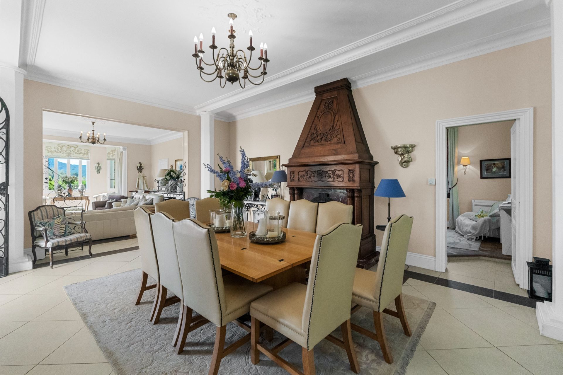 mansion 9 Rooms for sale on MANDELIEU LA NAPOULE (06210)