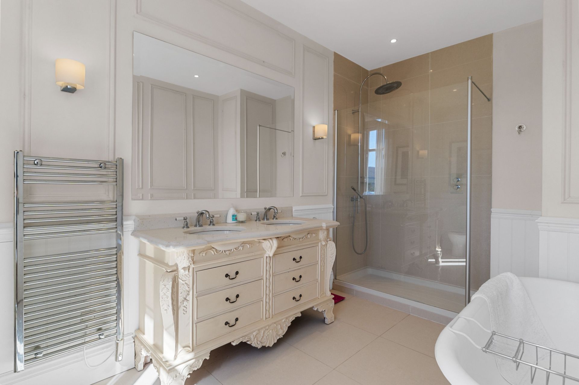 mansion 9 Rooms for sale on MANDELIEU LA NAPOULE (06210)