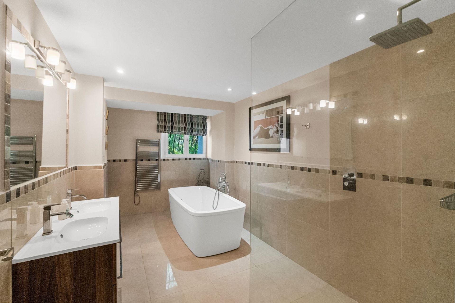 mansion 9 Rooms for sale on MANDELIEU LA NAPOULE (06210)