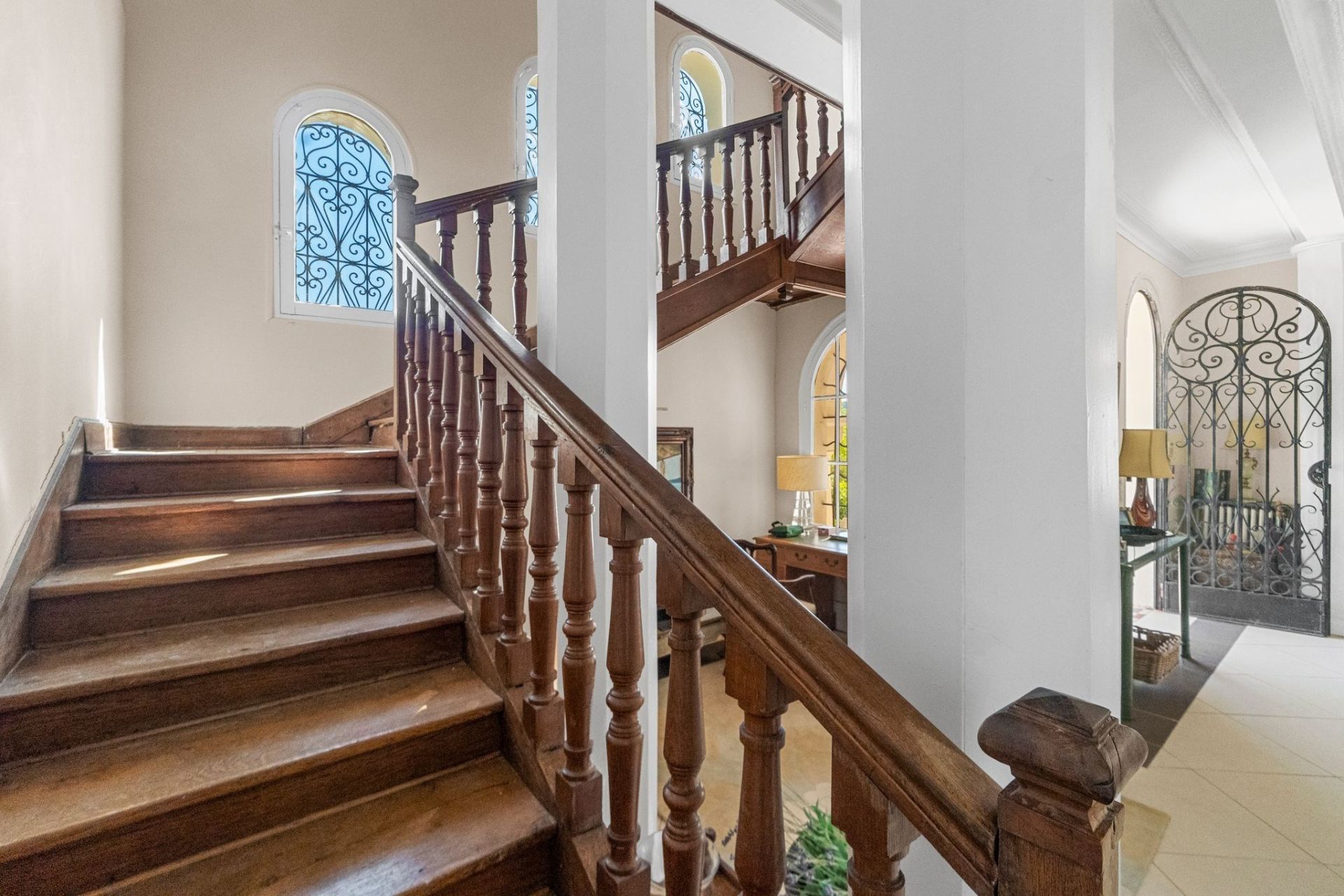 mansion 9 Rooms for sale on MANDELIEU LA NAPOULE (06210)