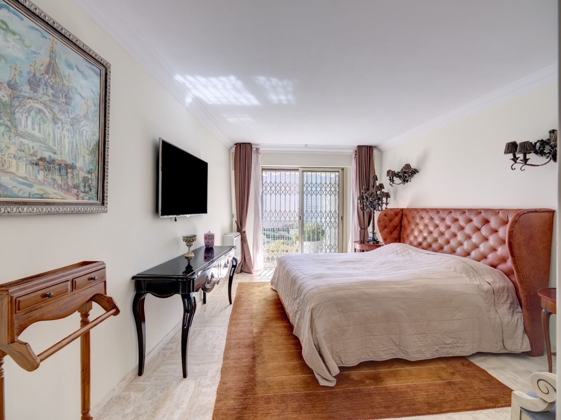 luxury apartment 7 Rooms for sale on CANNES (06400)