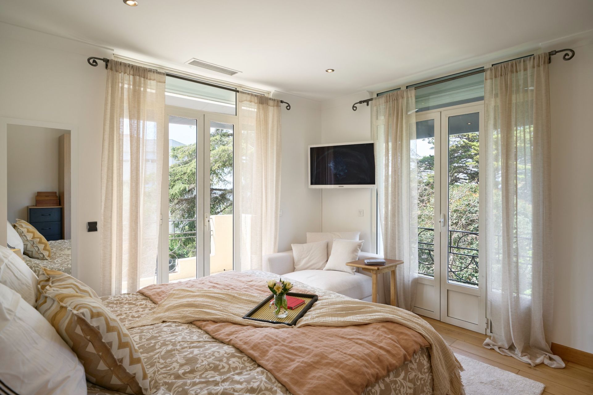 luxury villa 7 Rooms for sale on CANNES (06400)