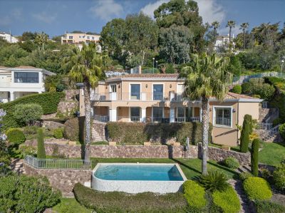 Vente Villa de luxe Mandelieu-la-Napoule 5&nbsp;Pièces 240&nbsp;m²