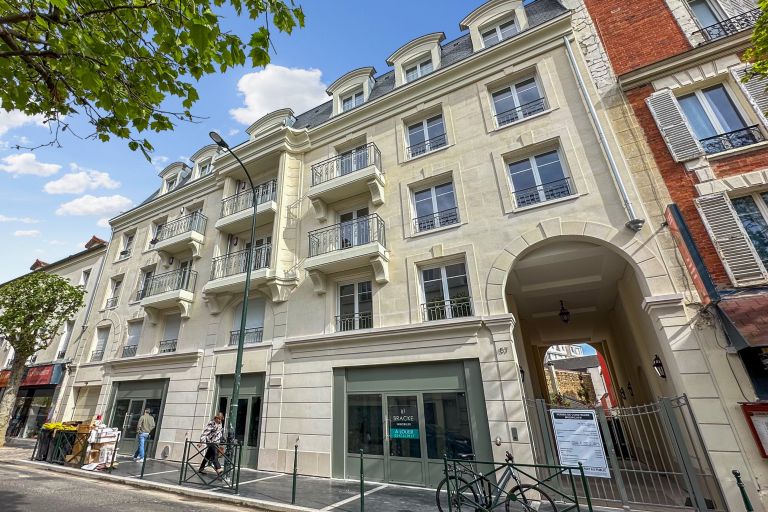 luxury apartment 2 Rooms for rent on LA GARENNE COLOMBES (92250)