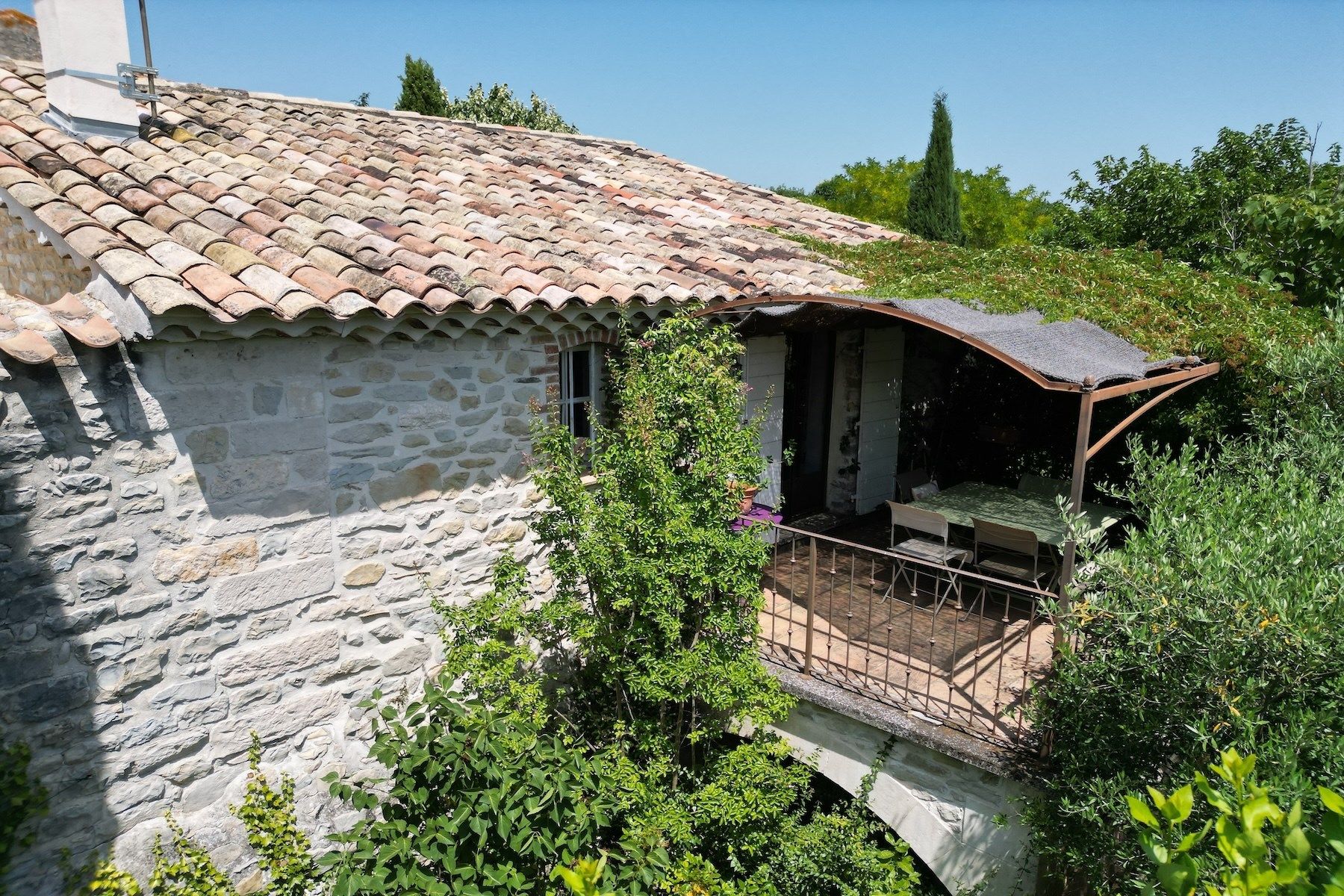 luxury house 10 Rooms for sale on LUSSAN (30580)