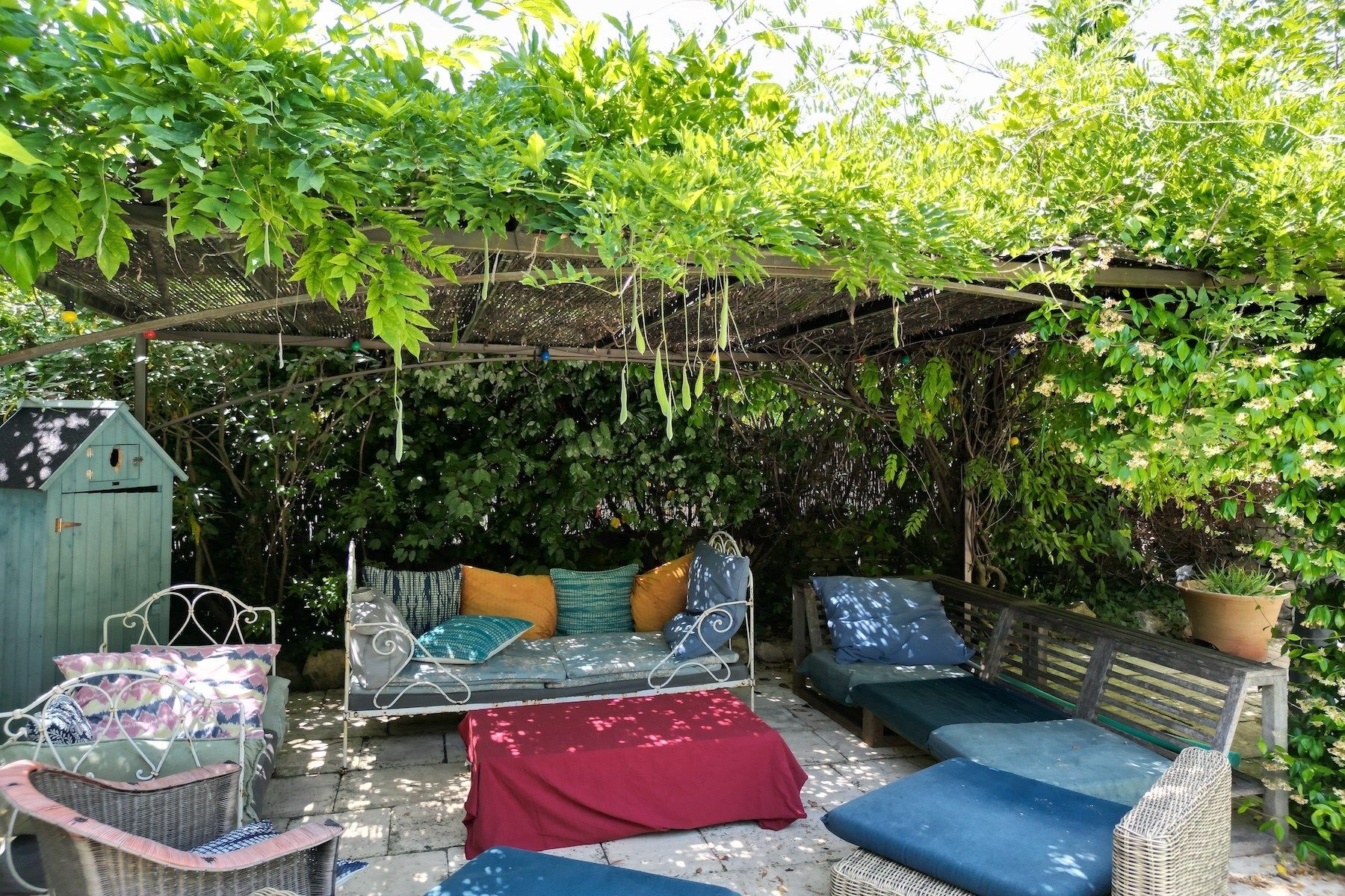 luxury house 10 Rooms for sale on LUSSAN (30580)