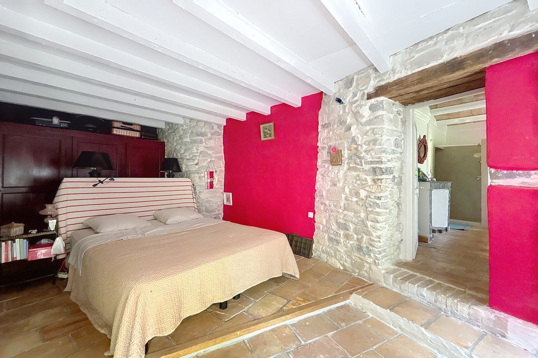 luxury house 10 Rooms for sale on LUSSAN (30580)