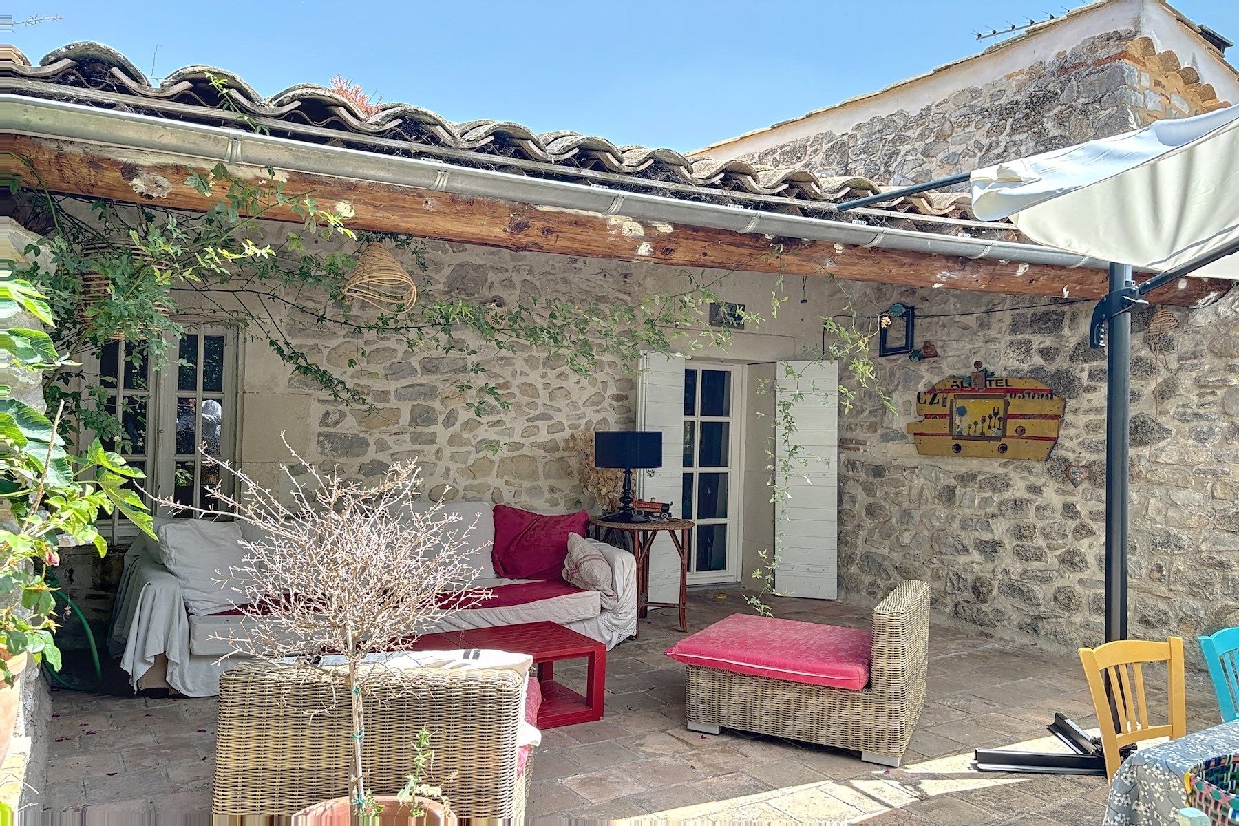 luxury house 10 Rooms for sale on LUSSAN (30580)
