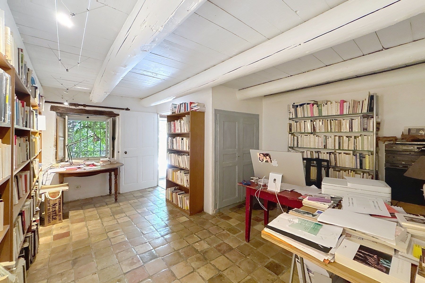 luxury house 10 Rooms for sale on LUSSAN (30580)