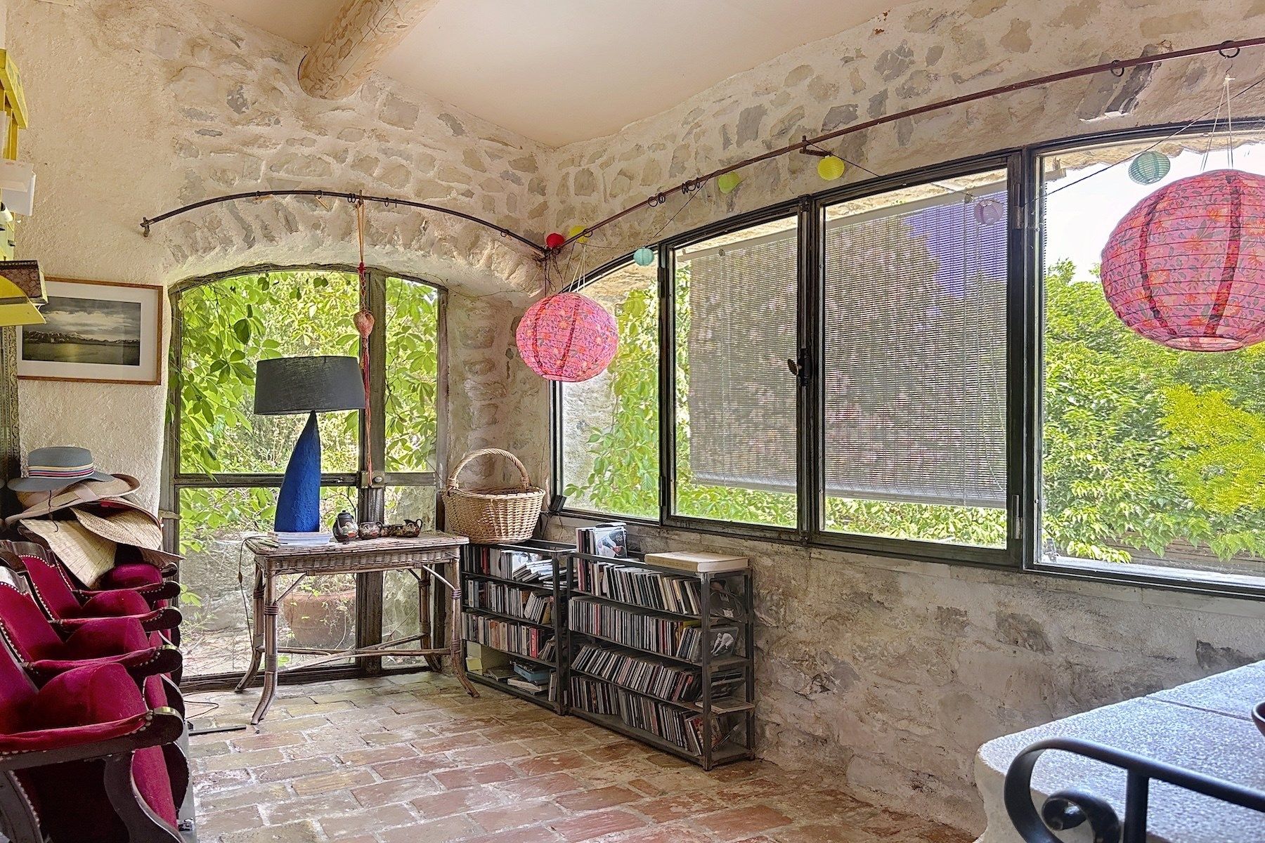 luxury house 10 Rooms for sale on LUSSAN (30580)