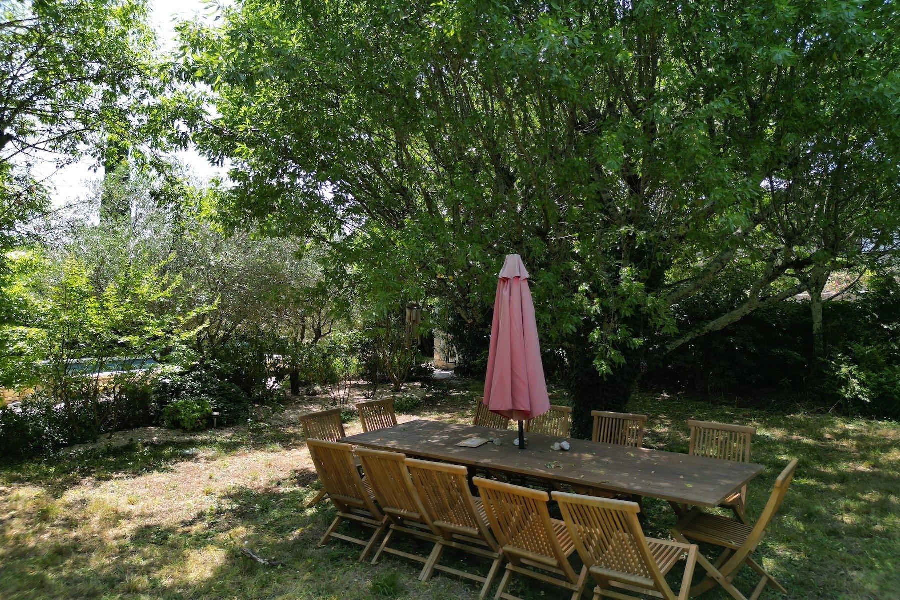luxury house 10 Rooms for sale on LUSSAN (30580)