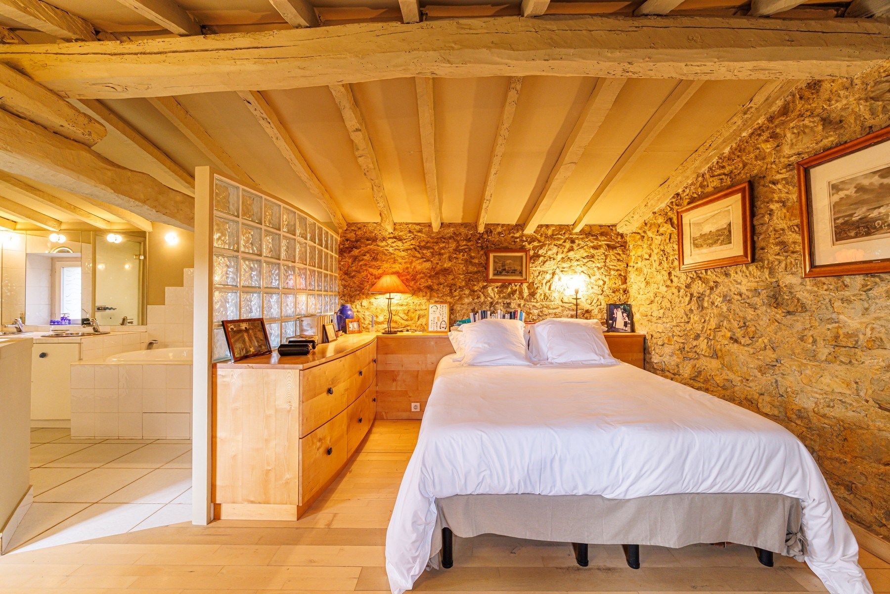 bastide 8 Rooms for sale on LA COLLE SUR LOUP (06480)