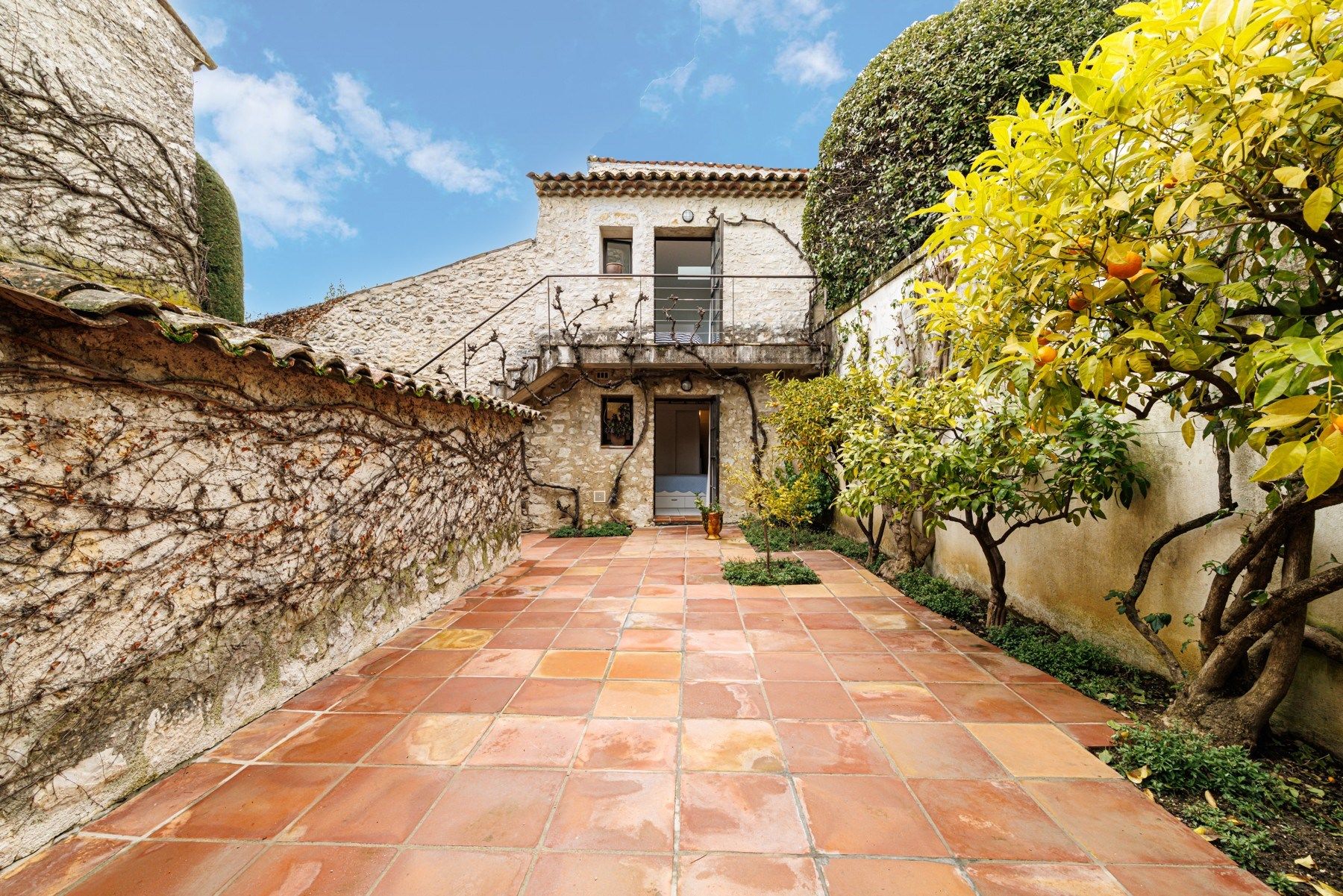 bastide 8 Rooms for sale on LA COLLE SUR LOUP (06480)