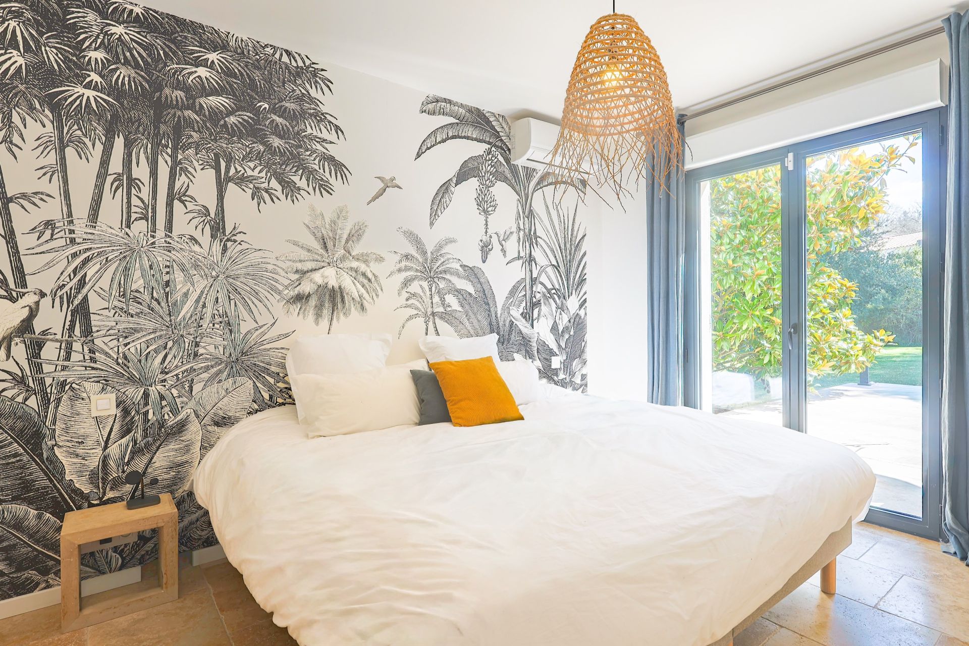 luxury house 7 Rooms for sale on PUYRICARD (13540)