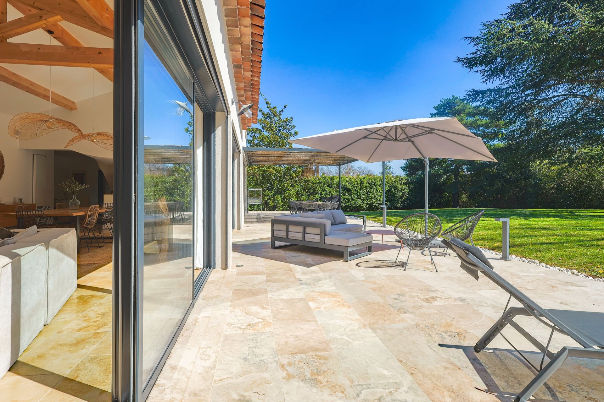 luxury house 7 Rooms for sale on PUYRICARD (13540)