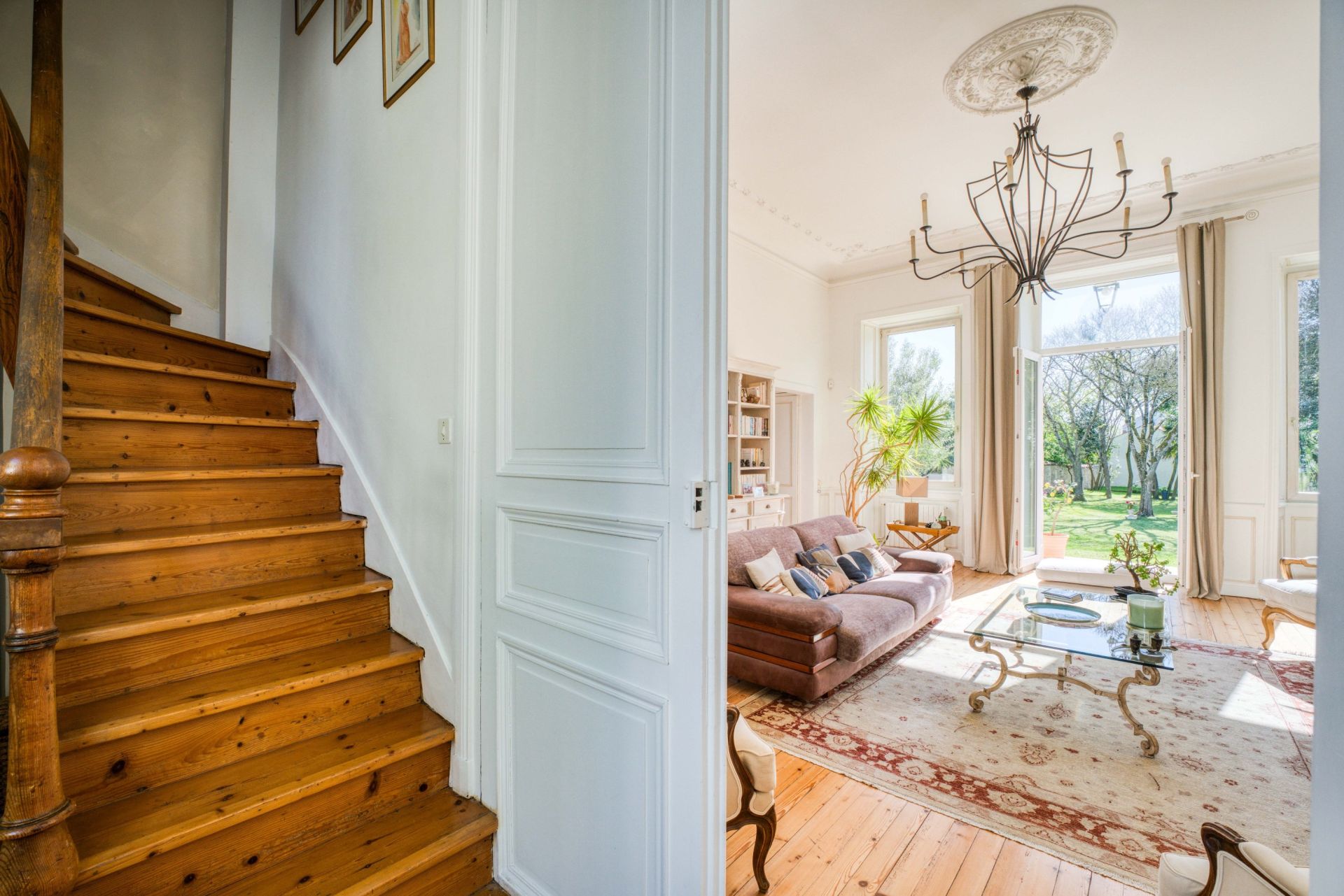 luxury house 10 Rooms for sale on LA ROCHELLE (17000)