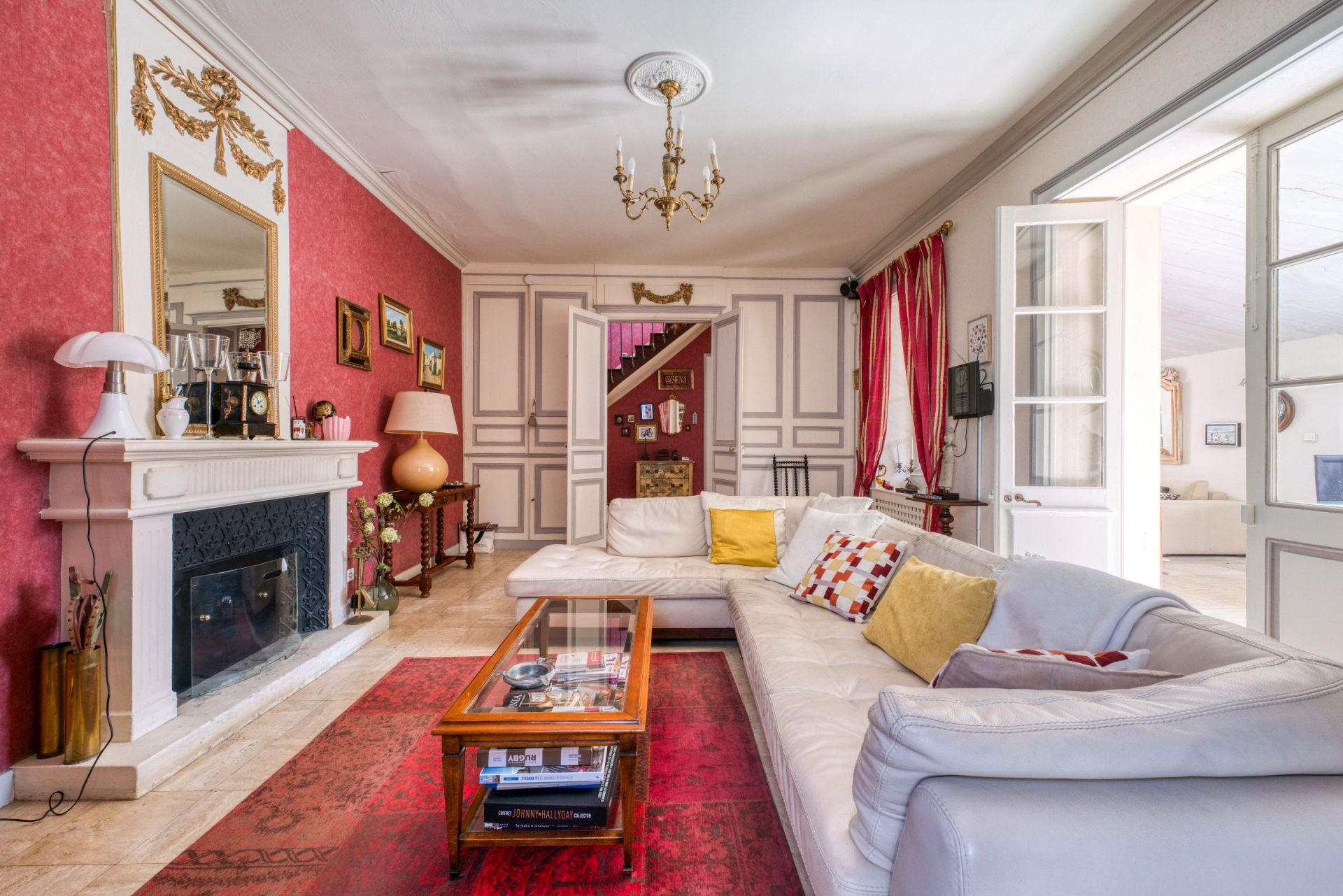 luxury house 6 Rooms for sale on AYTRE (17440)