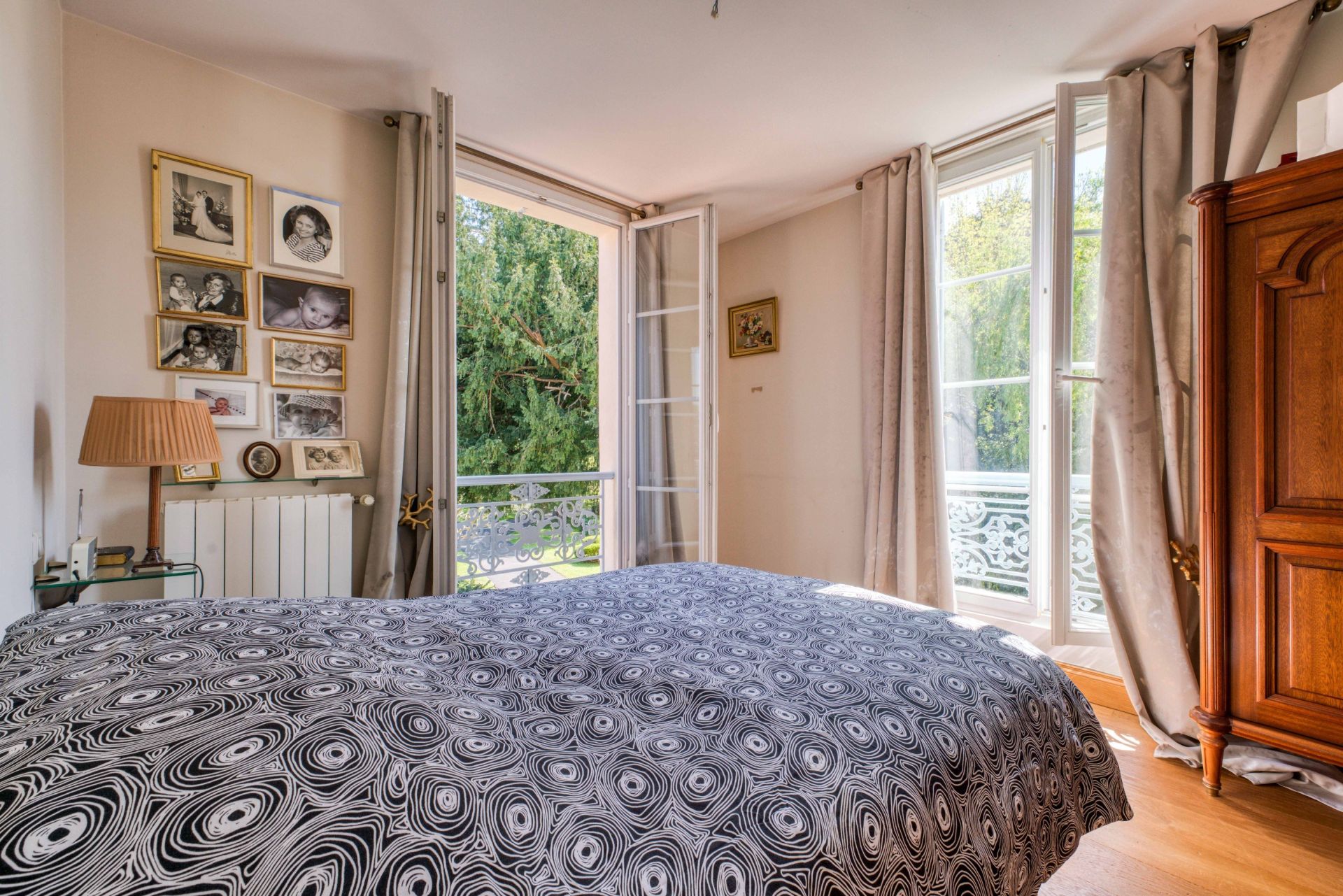 luxury house 6 Rooms for sale on AYTRE (17440)