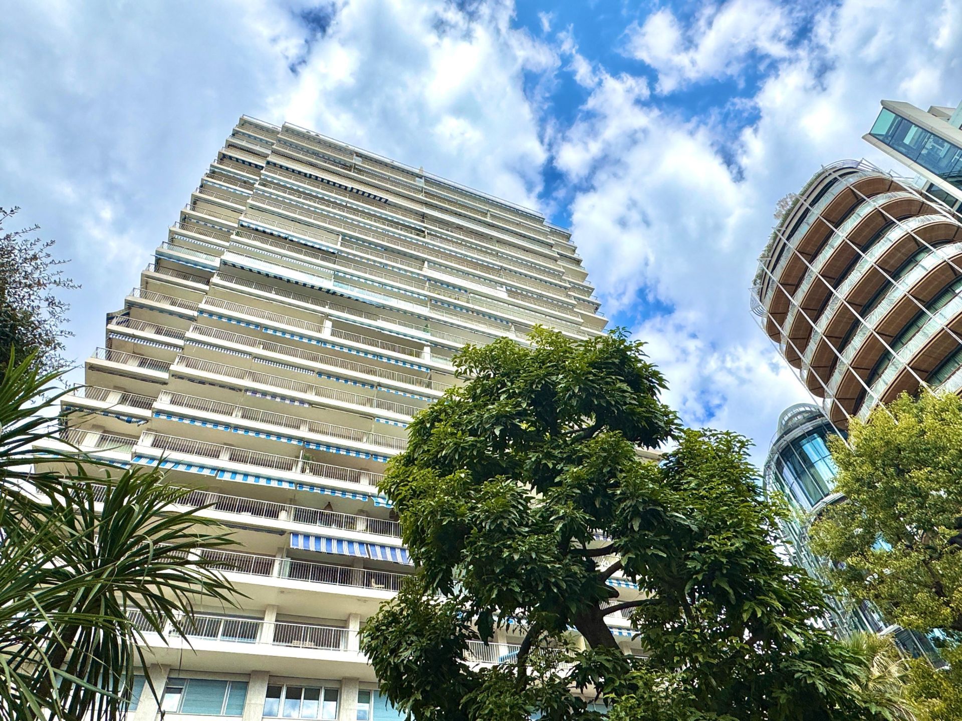 luxury apartment 2 Rooms for rent on MONACO (98000)