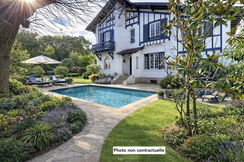luxury house 7 Rooms for sale on BIARRITZ (64200)