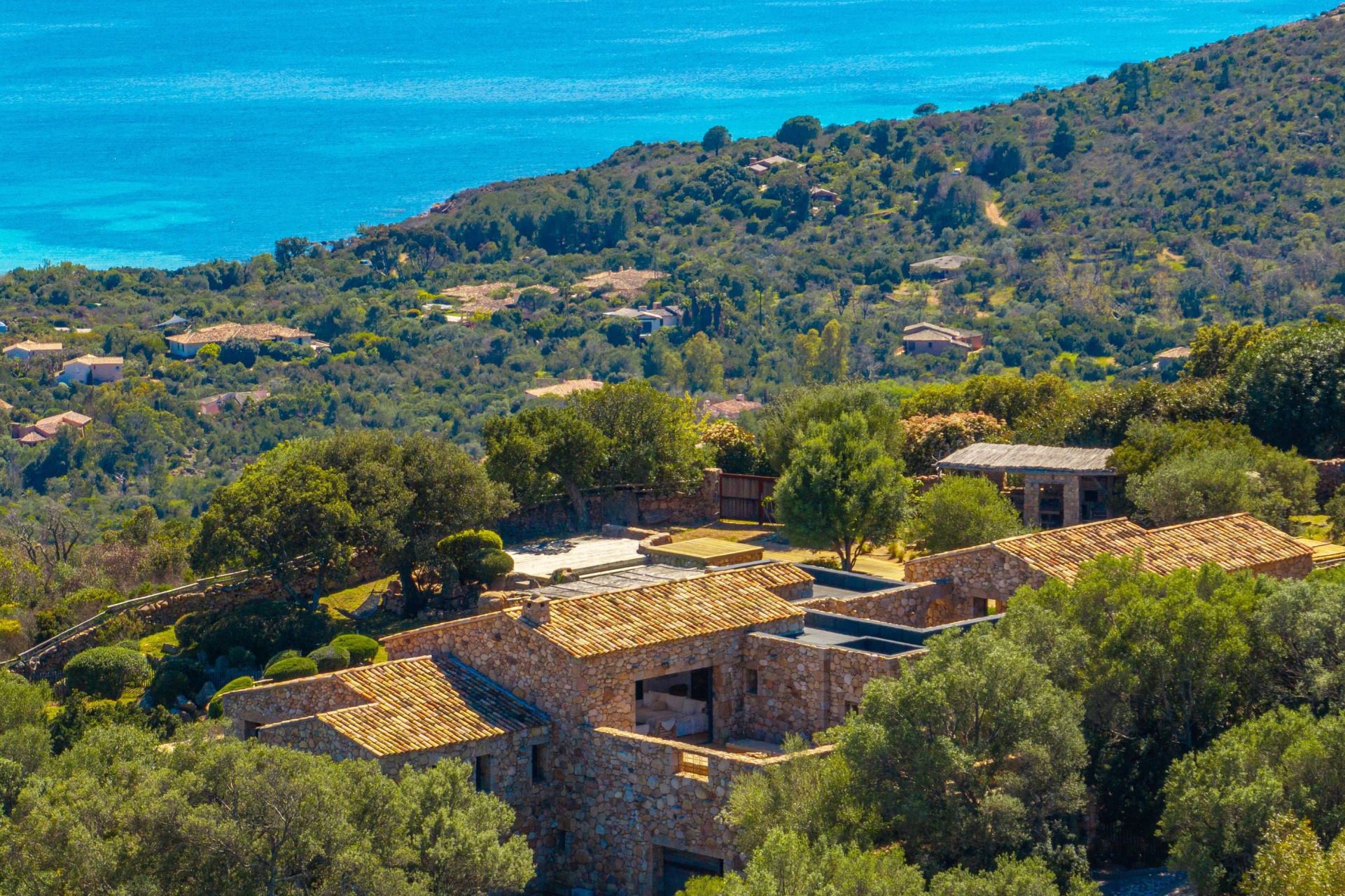 luxury villa 10 Rooms for sale on PORTO VECCHIO (20137)