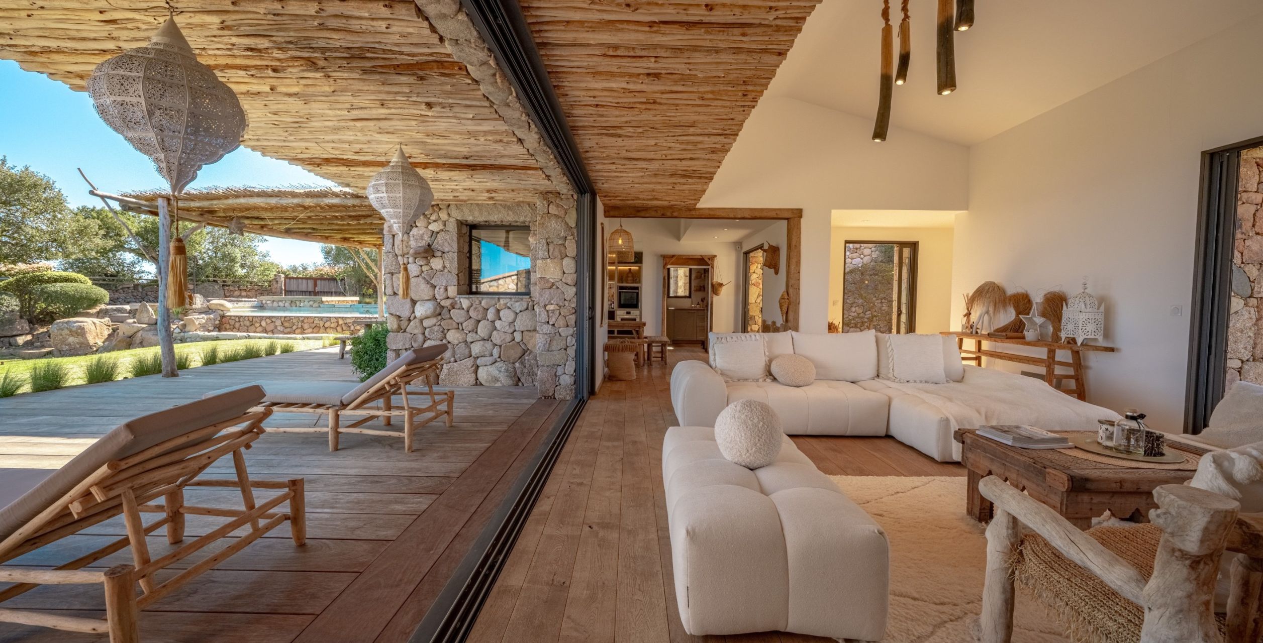 luxury villa 10 Rooms for sale on PORTO VECCHIO (20137)